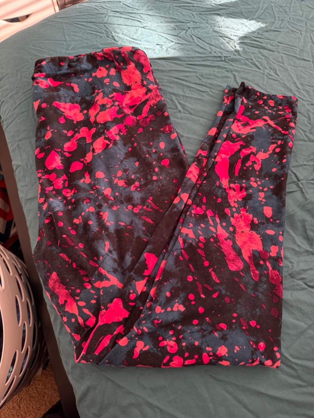 LuLaRoe Teal Leggings with Pink and Black Splash Print